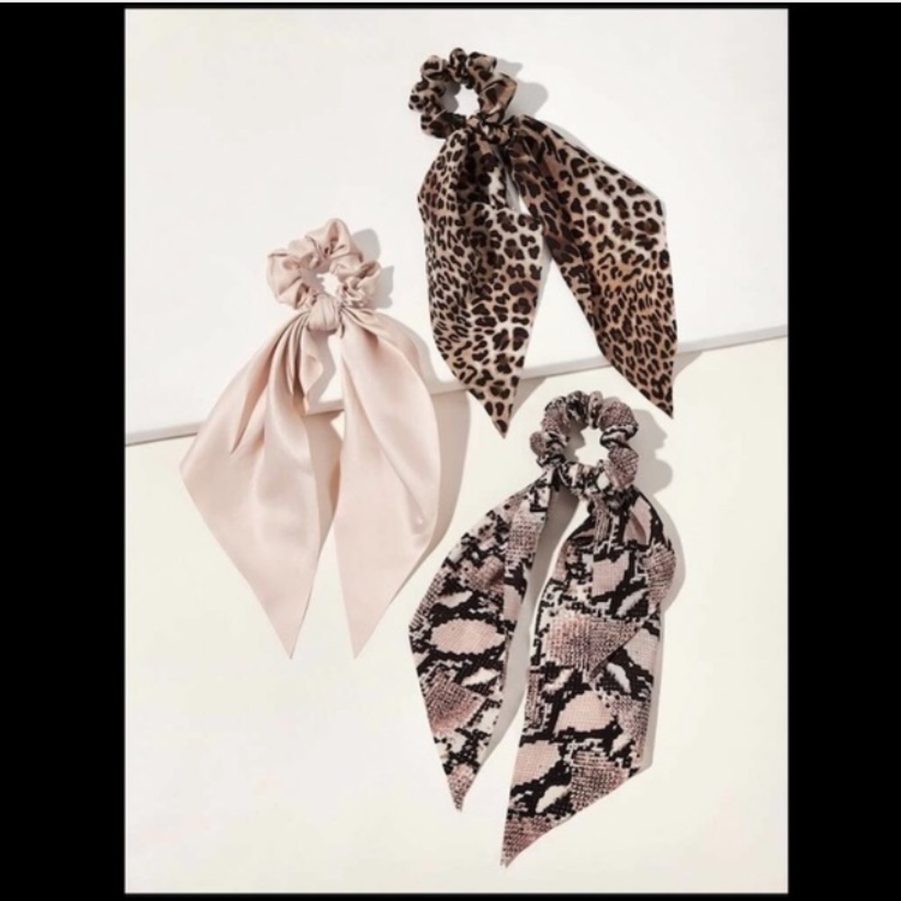 🆕LAST PACK!🛍 Animal Print Scrunchie Scarf Set 🐾 - Picture 2 of 3